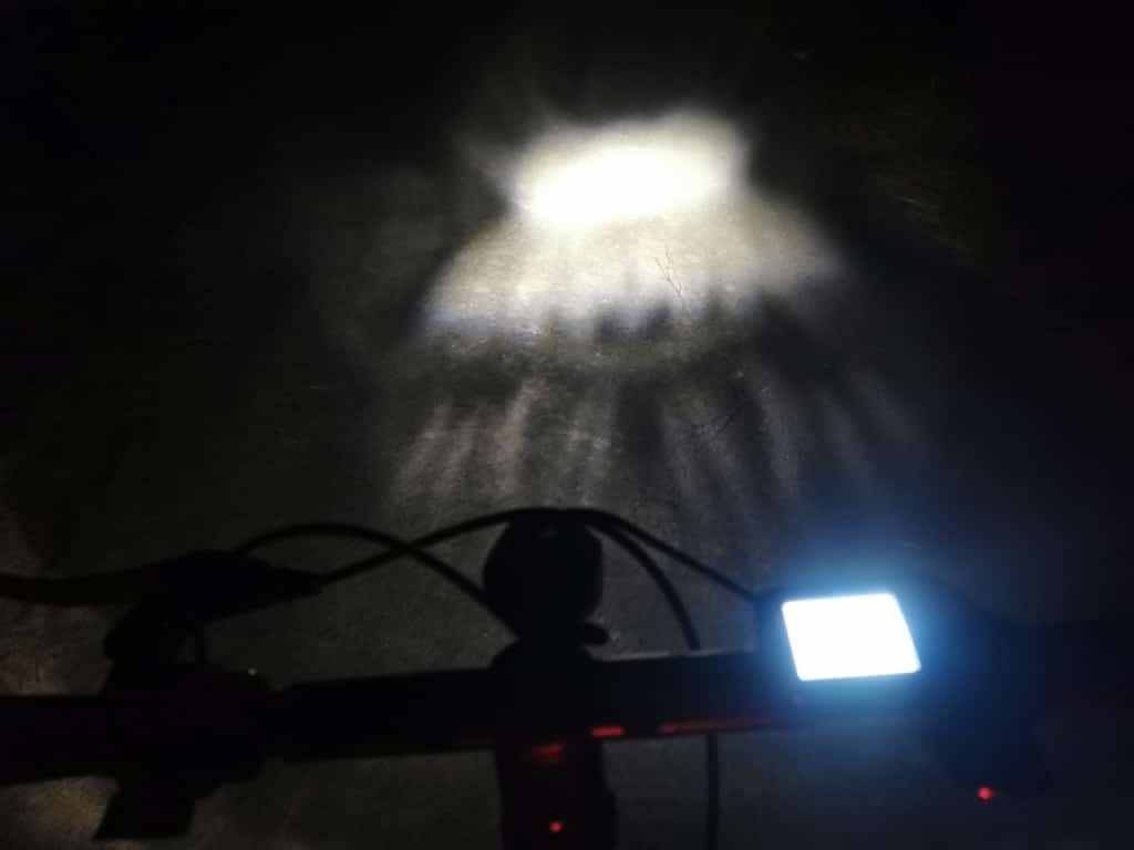 Lichtpflicht am E-Scooter - Frontbeleuchtung im dunkeln